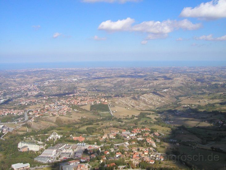 200309 san marino.jpg - Blick von San Marino zur Adria